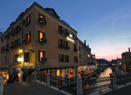 Hotel Arlecchino image 20