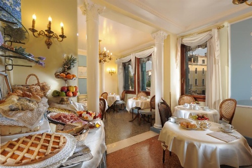 Hotel Arlecchino image 22
